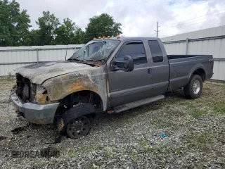 2002 Ford Super Duty F-250 XL with VIN 1FTNX21F52EC08140, listed as a Copart auction lot 63988304 with 0 mi miles and Salvage Title. Bid and sale history available at carsss.com. Image 1.