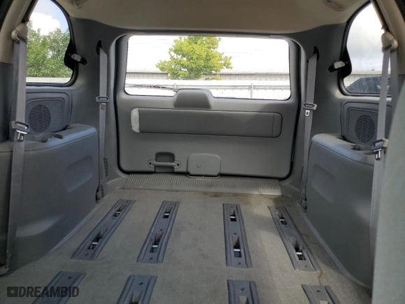 2006 Chrysler Town & Country SWB with VIN 1A4GP45R26B746756, listed as a Copart auction lot 72493834 with 57,547 mi miles and Non Repairable. Bid and sale history available at carsss.com. Image 10.