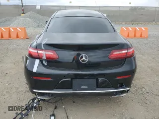 2018 Mercedes-Benz E 400 z VIN WDD1J6FB2JF022938, wystawiony jako Copart lot #54758505 z przebiegiem 55 392 mil mil oraz Szkoda całkowita • Salvage title. Historia ofert i sprzedaży dostępna na DreamBid. Obrazek 6.