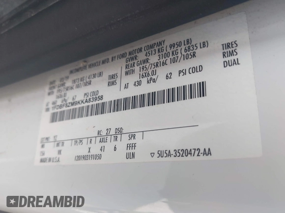 2019 Ford Transit z VIN 1FDBF8ZM9KKA83958, wystawiony jako IAAI lot #42621460 z przebiegiem 134 704 mil mil oraz . Historia ofert i sprzedaży dostępna na DreamBid. Obrazek 8.