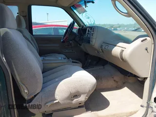 1996 GMC Sierra 1500 z VIN 1GTEK19R6TE514322, wystawiony jako IAAI lot #42253821 z przebiegiem 190 491 mil mil oraz . Historia ofert i sprzedaży dostępna na DreamBid. Obrazek 5.