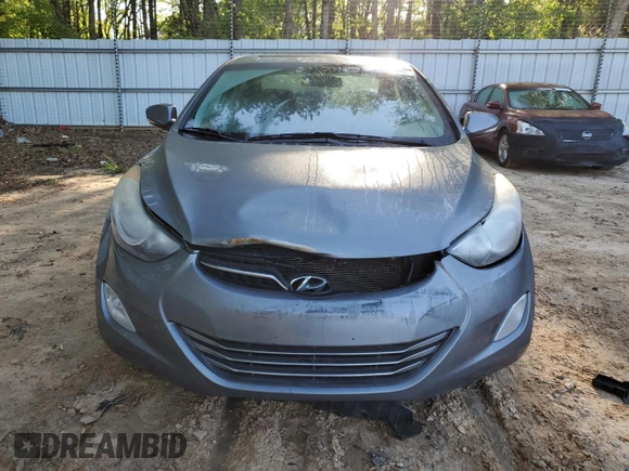 2013 Hyundai Elantra GLS z VIN 5NPDH4AE4DH285239, wystawiony jako Copart lot #52432085 z przebiegiem 109 822 mil mil oraz Szkoda całkowita • Salvage title. Historia ofert i sprzedaży dostępna na DreamBid. Obrazek 5.