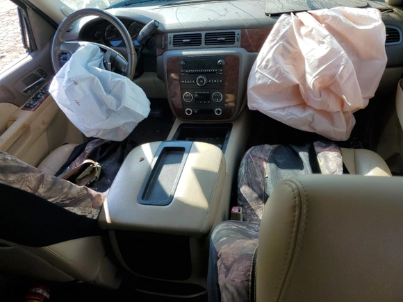 2011 Chevrolet Silverado 2500HD LTZ with VIN 1GC1KYCG2BF223386, listed as a Copart auction lot 71958474 with 0 mi miles and Salvage Title. Bid and sale history available at carsss.com. Image 8.