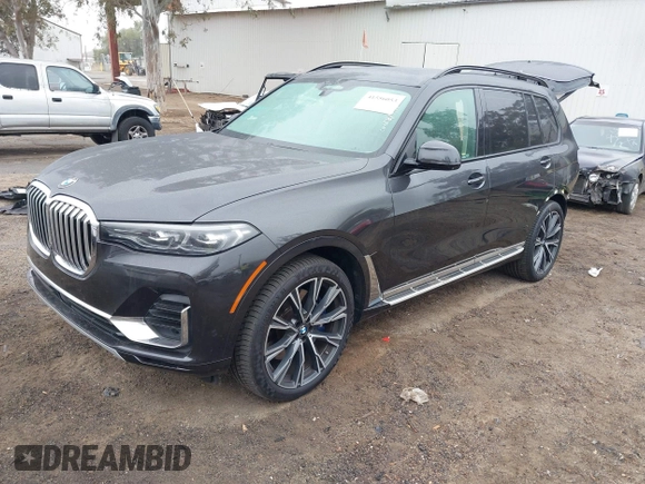2021 BMW X7 xDrive40i z VIN 5UXCW2C02M9D83199, wystawiony jako IAAI lot #41556053 z przebiegiem 38 926 mil mil oraz . Historia ofert i sprzedaży dostępna na DreamBid. Obrazek 2.