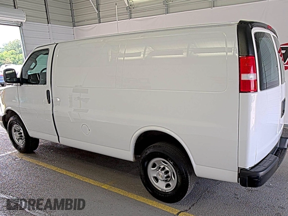 2021 Chevrolet Express Cargo z VIN 1GCWGAFP5M1201537, wystawiony jako IAAI lot #42642579 z przebiegiem 96 732 mil mil oraz . Historia ofert i sprzedaży dostępna na DreamBid. Obrazek 13.