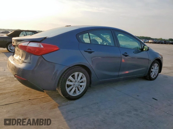 2016 Kia Forte LX z VIN KNAFX4A63G5551727, wystawiony jako Copart lot #57062515 z przebiegiem 131 419 mil mil oraz Szkoda całkowita • Salvage title. Historia ofert i sprzedaży dostępna na DreamBid. Obrazek 3.