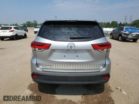 2018 Toyota Highlander LE с VIN 5TDBZRFH7JS867488, выставлен на аукционе Copart как лот 60373075 с пробегом 64 043 миль миль и Списание • Salvage title. История ставок и продаж доступна на DreamBid. Изображение 6.