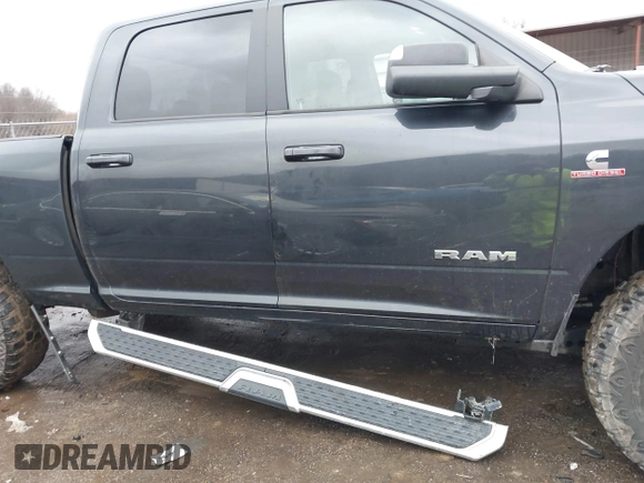 2021 Ram 2500 Big Horn with VIN 3C6UR5DL5MG522513, listed as a IAAI auction lot 41481054 with 68,107 mi miles. Bid and sale history available at carsss.com. Image 17.