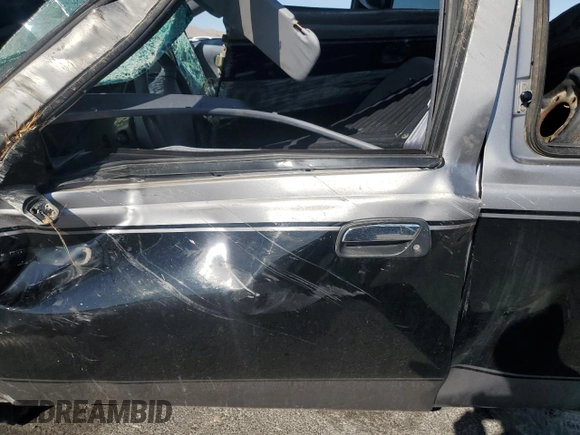 1997 Toyota T100 DX z VIN JT4TN12D0V0035777, wystawiony jako Copart lot #54016555 z przebiegiem 170 779 mil mil oraz Nie do naprawy • Non repairable. Historia ofert i sprzedaży dostępna na DreamBid. Obrazek 7.