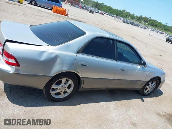 2001 Lexus ES 300 with VIN JT8BF28GX10307910, listed as a IAAI auction lot 42326385 with 157,130 mi miles and . Bid and sale history available at DreamBid. Image 13.