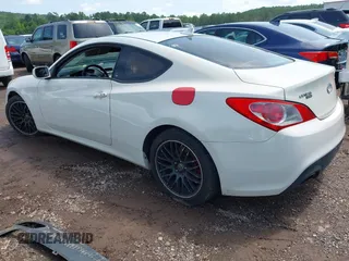 2010 Hyundai Genesis Coupe with VIN KMHHT6KD3AU033898, listed as a IAAI auction lot 42539696 with 209,175 mi miles and . Bid and sale history available at DreamBid. Image 3.