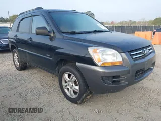 2008 Kia Sportage LX with VIN KNDJE723987466759, listed as a IAAI auction lot 41803482 with 150,011 mi miles. Bid and sale history available at carsss.com. Image 1.