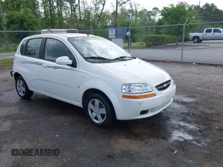 2007 Chevrolet Aveo LS z VIN KL1TD66627B768990, wystawiony jako IAAI lot #42110025 z przebiegiem 63 822 mil mil oraz . Historia ofert i sprzedaży dostępna na DreamBid. Obrazek 1.