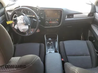 2018 Mitsubishi Outlander SE z VIN JA4AD3A35JZ014681, wystawiony jako Copart lot #56625105 z przebiegiem 61 120 mil mil oraz Szkoda całkowita • Salvage title. Historia ofert i sprzedaży dostępna na DreamBid. Obrazek 8.