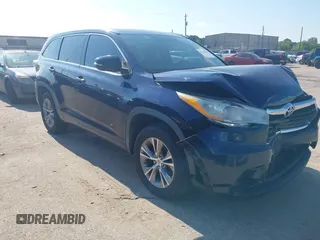 2014 Toyota Highlander XLE z VIN 5TDKKRFH4ES018154, wystawiony jako IAAI lot #42228940 z przebiegiem 126 045 mil mil oraz . Historia ofert i sprzedaży dostępna na DreamBid. Obrazek 1.