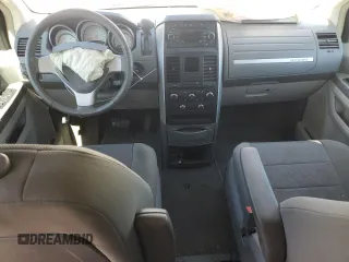 2009 Dodge Grand Caravan SXT z VIN 2D8HN54139R548082, wystawiony jako Copart lot #55882315 z przebiegiem 231 102 mil mil oraz Szkoda całkowita • Salvage title. Historia ofert i sprzedaży dostępna na DreamBid. Obrazek 8.