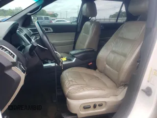 2014 Ford Explorer XLT z VIN 1FM5K7D8XEGA22459, wystawiony jako Copart lot #63042695 z przebiegiem 216 612 mil mil oraz Szkoda całkowita • Salvage title. Historia ofert i sprzedaży dostępna na DreamBid. Obrazek 7.