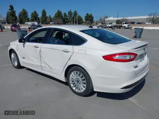 2013 Ford Fusion Energi Titanium with VIN 3FA6P0SU3DR273676, listed as a IAAI auction lot 41777822 with 189,283 mi miles. Bid and sale history available at carsss.com. Image 3.