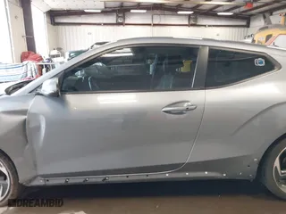 2020 Hyundai Veloster Turbo with VIN KMHTH6AB6LU029925, listed as a IAAI auction lot 41885736 with 60,625 mi miles. Bid and sale history available at carsss.com. Image 15.
