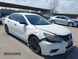 2018 Nissan Altima SV with VIN 1N4AL3AP6JC213193, listed as a IAAI auction lot 41880679 with 109,594 mi miles and . Bid and sale history available at carsss.com. Image 1.