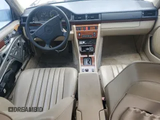 1995 Mercedes-Benz E Class with VIN WDBEA32E3SC269106, listed as a Copart auction lot 79201154 with 218,055 mi miles and Clean Title. Bid and sale history available at carsss.com. Image 8.