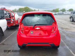 2014 Chevrolet Spark LS z VIN KL8CB6S98EC548672, wystawiony jako IAAI lot #41953786 z przebiegiem 114 330 mil mil oraz . Historia ofert i sprzedaży dostępna na DreamBid. Obrazek 17.