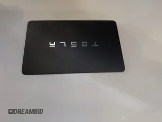 2025 Tesla Model Y Long Range z VIN 7SAYGDED3SF269554, wystawiony jako IAAI lot #41363465 z przebiegiem 883 mil mil oraz . Historia ofert i sprzedaży dostępna na DreamBid. Obrazek 11.