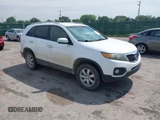 2011 Kia Sorento LX with VIN 5XYKT3A1XBG101827, listed as a IAAI auction lot 42421850 with 223,134 mi miles and . Bid and sale history available at DreamBid. Image 1.