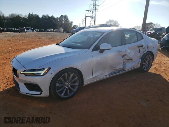2020 Volvo S60 Momentum with VIN 7JR102FK1LG045213, listed as a Copart auction lot 41913524 with 65,918 mi miles. Bid and sale history available at carsss.com. Image 1.