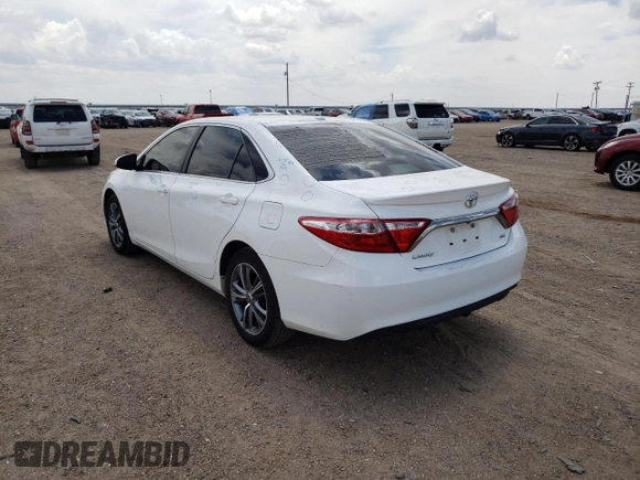 2015 Toyota Camry XLE with VIN 4T1BF1FK7FU110613, listed as a Copart auction lot 49833392 with 103,115 mi miles and Clean Title. Bid and sale history available at DreamBid. Image 3.