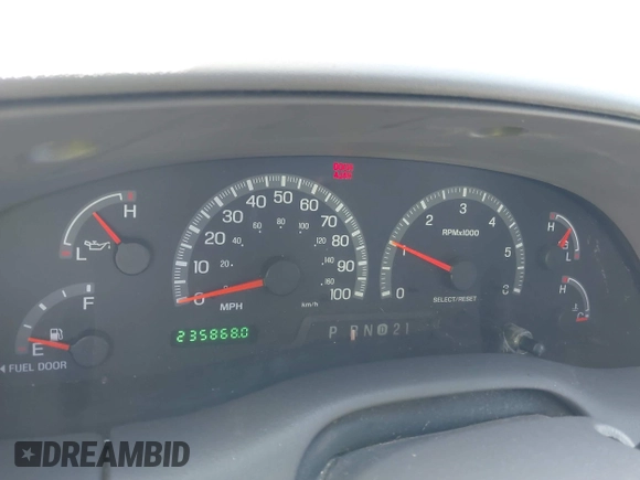 2003 Ford F-150 XLT with VIN 1FTRW08L83KC00394, listed as a IAAI auction lot 41998367 with 235,868 mi miles. Bid and sale history available at carsss.com. Image 7.