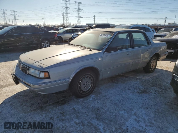 1993 Oldsmobile Cutlass Ciera S z VIN 1G3AG55N1P6333784, wystawiony jako Copart lot #44368645 z przebiegiem 82 129 mil mil oraz Czysty tytuł • Clean title. Historia ofert i sprzedaży dostępna na DreamBid. Obrazek 1.