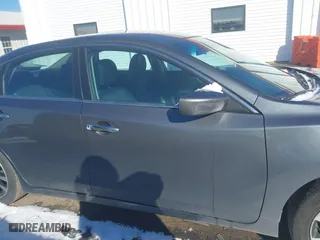 2018 Nissan Altima 2.5 SV with VIN 1N4AL3AP3JC101063, listed as a IAAI auction lot 41381019 with 198,695 mi miles. Bid and sale history available at carsss.com. Image 13.
