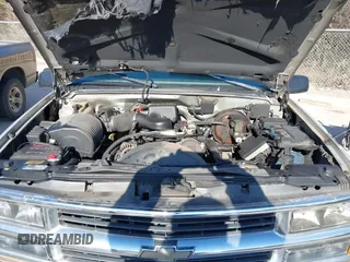 1997 Chevrolet Suburban with VIN 3GNFK16R6VG186072, listed as a IAAI auction lot 41373166 with 275,290 mi miles. Bid and sale history available at carsss.com. Image 10.