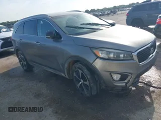 2017 Kia Sorento EX z VIN 5XYPH4A18HG278415, wystawiony jako IAAI lot #42560269 z przebiegiem 155 690 mil mil oraz . Historia ofert i sprzedaży dostępna na DreamBid. Obrazek 1.
