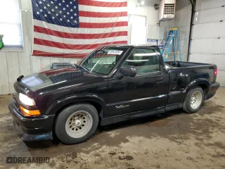 2000 Chevrolet S-10 LS with VIN 1GCCS14W4Y8109666, listed as a Copart auction lot 85947634 with 111,940 mi miles and Clean Title. Bid and sale history available at carsss.com. Image 1.