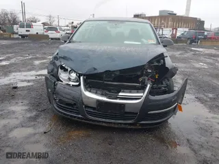 2009 Volkswagen Jetta Sedan SE with VIN 3VWRZ71K49M016683, listed as a IAAI auction lot 41530644 with NaN miles. Bid and sale history available at carsss.com. Image 6.