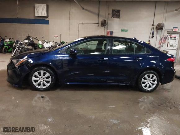2022 Toyota Corolla LE with VIN 5YFEPMAE0NP304039, listed as a IAAI auction lot 41629237 with 45,134 mi miles. Bid and sale history available at carsss.com. Image 15.