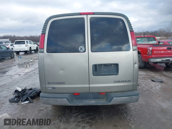 2002 Chevrolet Express z VIN 1GAGG25R121216538, wystawiony jako IAAI lot #41573071 z przebiegiem 205 409 mil mil oraz . Historia ofert i sprzedaży dostępna na DreamBid. Obrazek 16.