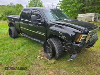 2012 GMC Sierra 2500HD Denali z VIN 1GT125E83CF172194, wystawiony jako Copart lot #58612795 z przebiegiem 234 790 mil mil oraz Czysty tytuł • Clean title. Historia ofert i sprzedaży dostępna na DreamBid. Obrazek 1.