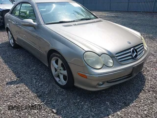 2005 Mercedes-Benz CLK 320 z VIN WDBTJ65J55F152695, wystawiony jako IAAI lot #42442117 z przebiegiem 180 458 mil mil oraz . Historia ofert i sprzedaży dostępna na DreamBid. Obrazek 6.