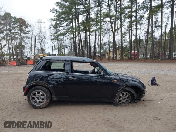 2005 MINI Hardtop z VIN WMWRC33445TJ64482, wystawiony jako IAAI lot #41798048 z przebiegiem 115 656 mil mil oraz . Historia ofert i sprzedaży dostępna na DreamBid. Obrazek 14.