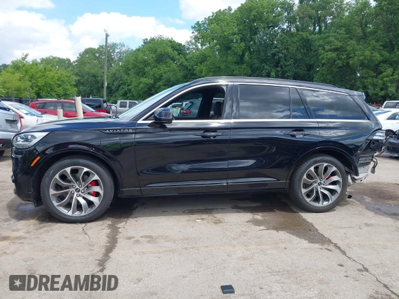2020 Lincoln Aviator Grand Touring with VIN 5LMYJ8XY2LGL35999, listed as a IAAI auction lot 42344715 with 54,449 mi miles and . Bid and sale history available at DreamBid. Image 14.