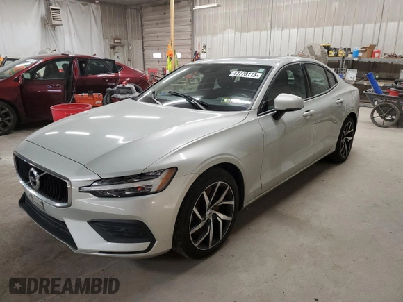 2020 Volvo S60 Momentum with VIN 7JRA22TK6LG072518, listed as a Copart auction lot 43778113 with 36,428 mi miles. Bid and sale history available at carsss.com. Image 1.