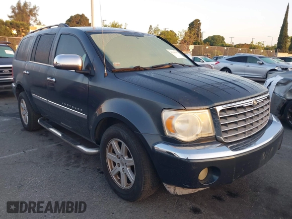 2007 Chrysler Aspen Limited z VIN 1A8HX58N37F519779, wystawiony jako IAAI lot #42140391 z przebiegiem 223 925 mil mil oraz . Historia ofert i sprzedaży dostępna na DreamBid. Obrazek 1.