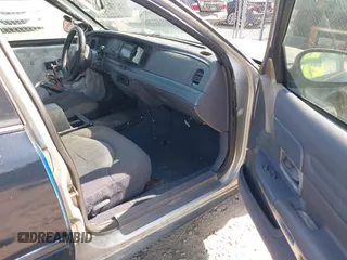 1999 Ford Crown Victoria Police с VIN 2FAFP71W0XX183970, выставлен на аукционе IAAI как лот 42155122 с пробегом 248 807 миль миль и . История ставок и продаж доступна на DreamBid. Изображение 5.