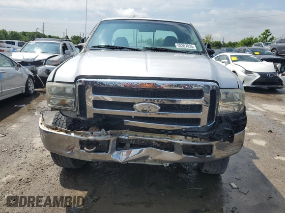 2006 Ford F-250 XL z VIN 1FTSX21556EC90337, wystawiony jako Copart lot #56307825 z przebiegiem 152 754 mil mil oraz Szkoda całkowita • Salvage title. Historia ofert i sprzedaży dostępna na DreamBid. Obrazek 5.