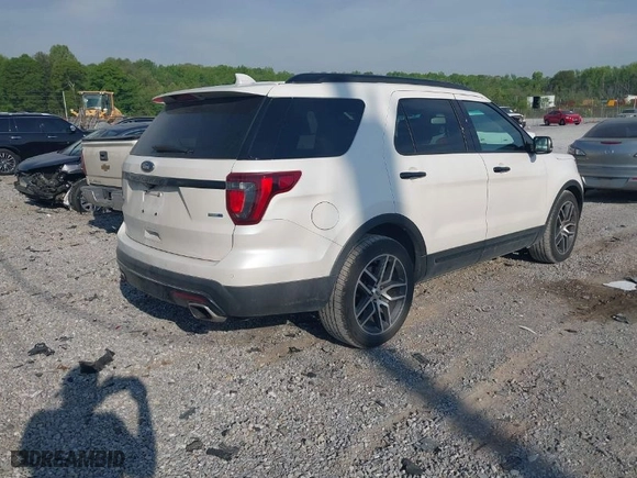 2016 Ford Explorer Sport with VIN 1FM5K8GT0GGB77899, listed as a IAAI auction lot 42076102 with 132,163 mi miles. Bid and sale history available at carsss.com. Image 4.