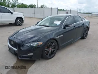 2019 Jaguar XJ z VIN SAJWA1CEXKMW22140, wystawiony jako IAAI lot #42113507 z przebiegiem 24 207 mil mil oraz . Historia ofert i sprzedaży dostępna na DreamBid. Obrazek 17.