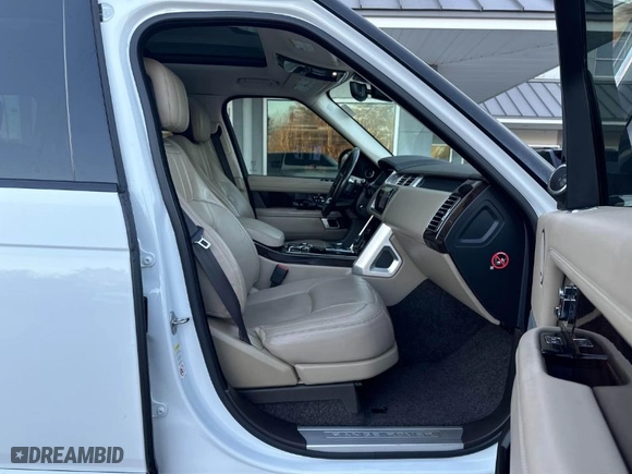 2018 Land Rover Range Rover HSE with VIN SALGS2RK1JA381161, listed as a IAAI auction lot 40859075 with NaN miles. Bid and sale history available at carsss.com. Image 5.